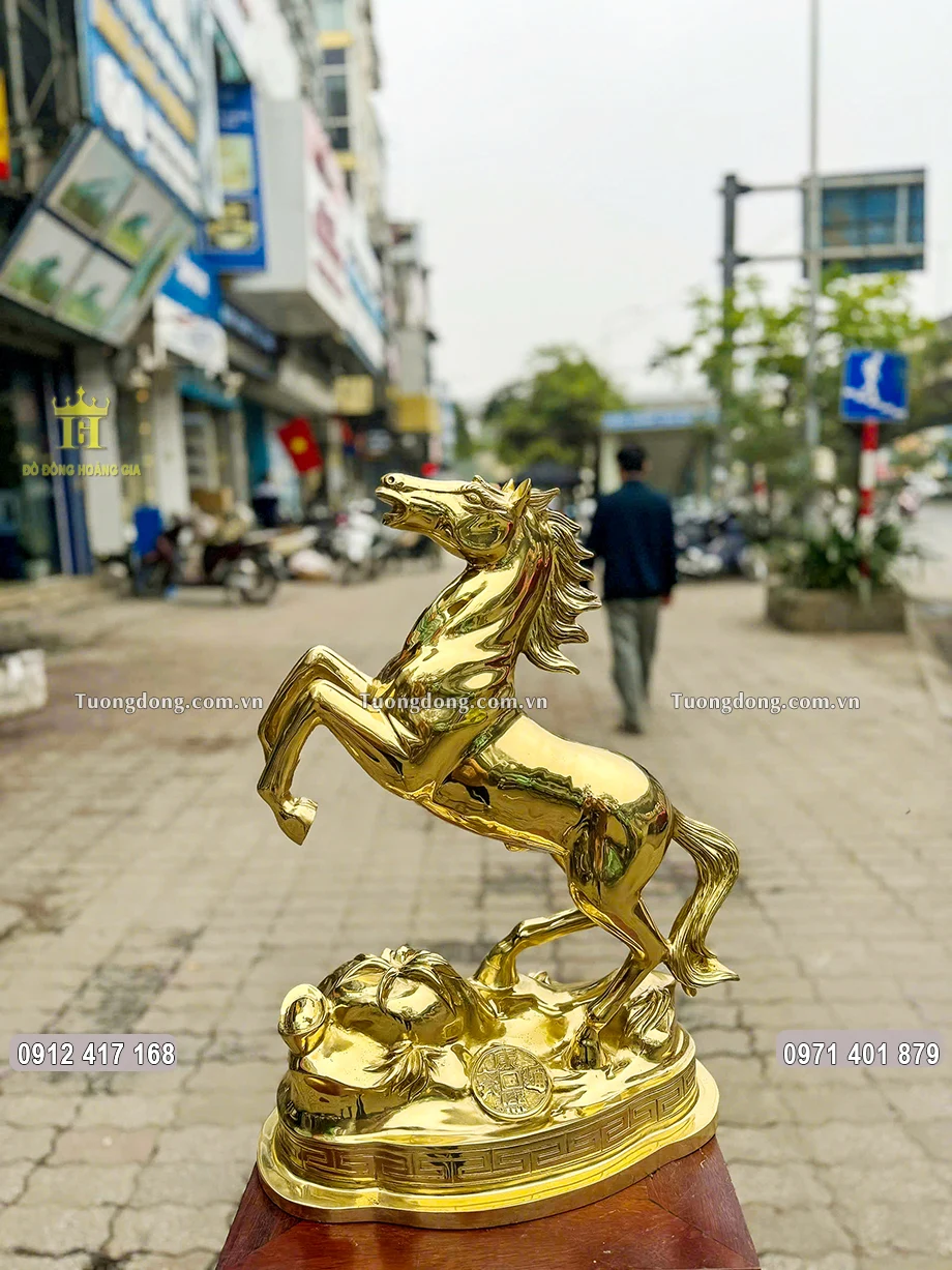 Không gian phòng khách, phòng làm việc là không gian thích hợp để đặt tượng